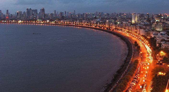 Bombay-collar-de-la-Reina-VIAJAR-A-BOMBAY