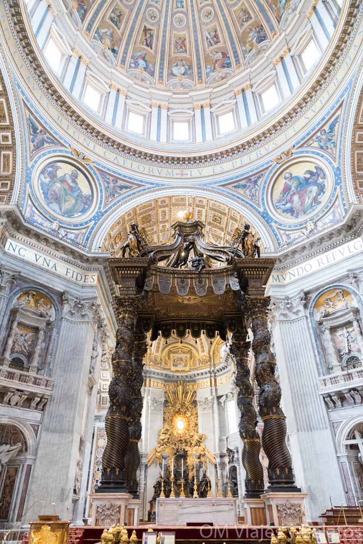 viaje-a-Roma-interior-catedral-de-San-Pedro