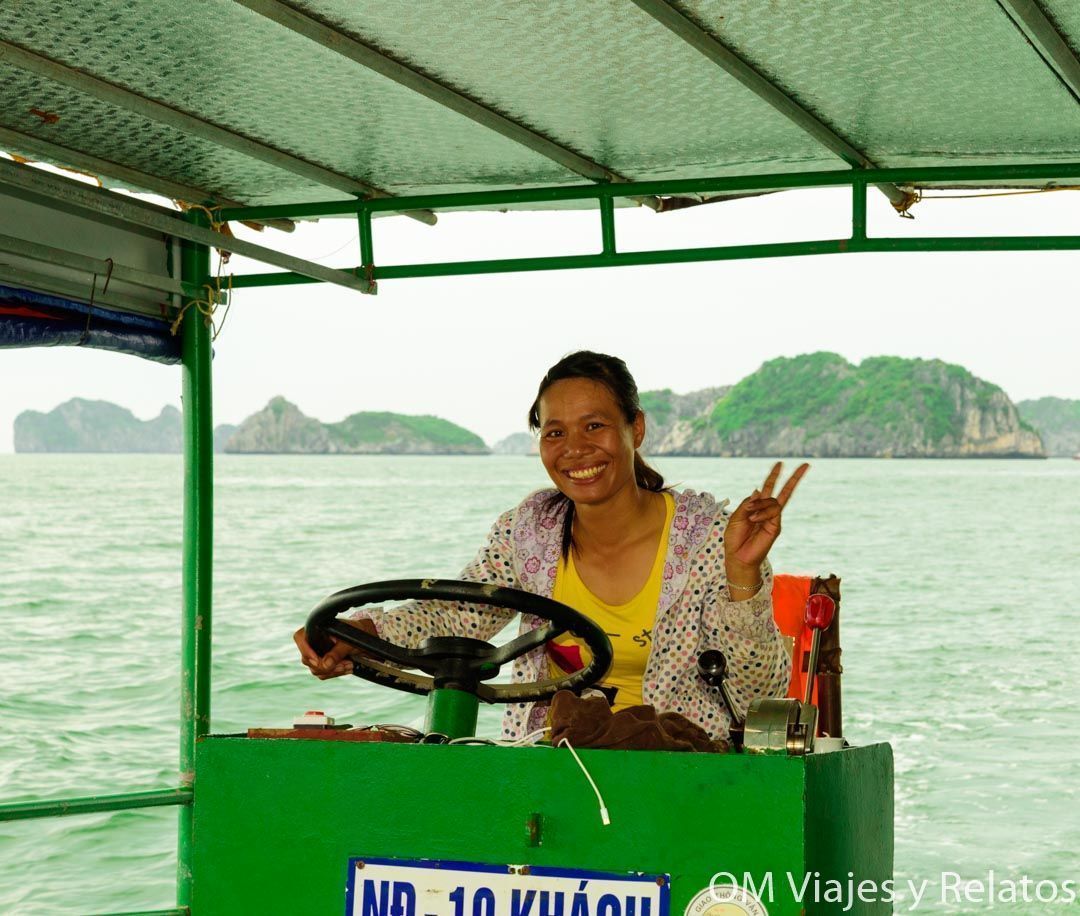 visitar-la-Bahía-de-Halong-Halong-Bay-Cruise