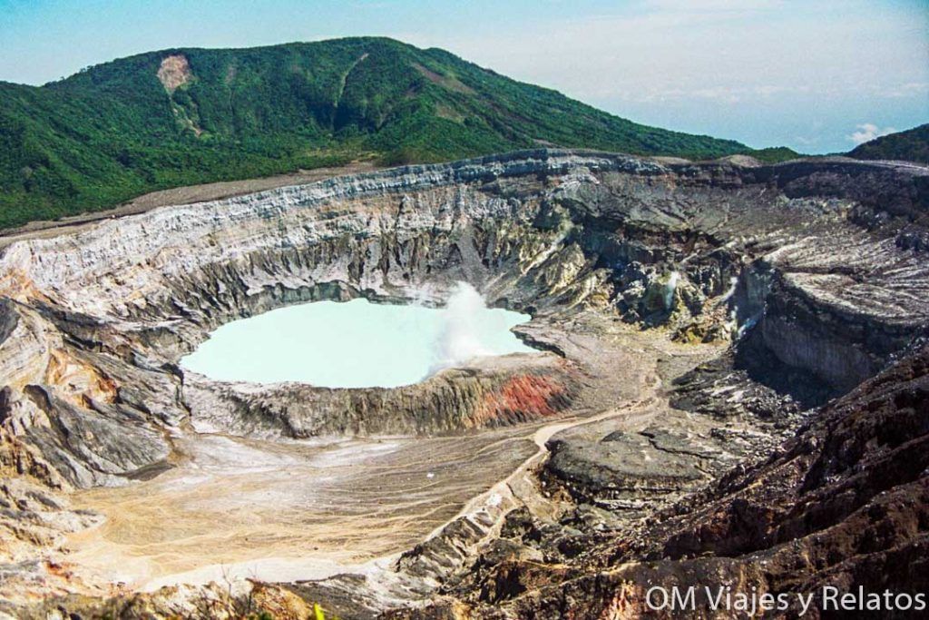 cómo-visitar-el-volcán-Poás-en-Costa-Rica