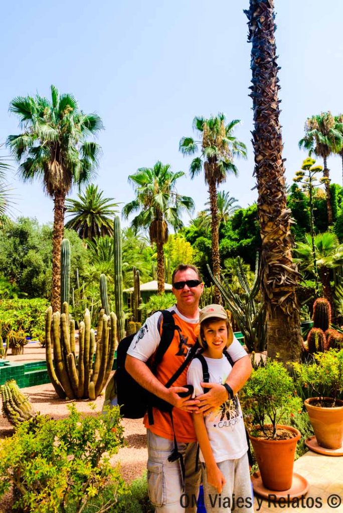 marrakech-en-3-dias-jardines-JC-y-Raul-en-los-jardines-durante-nuestra-visita-a-Marrakech