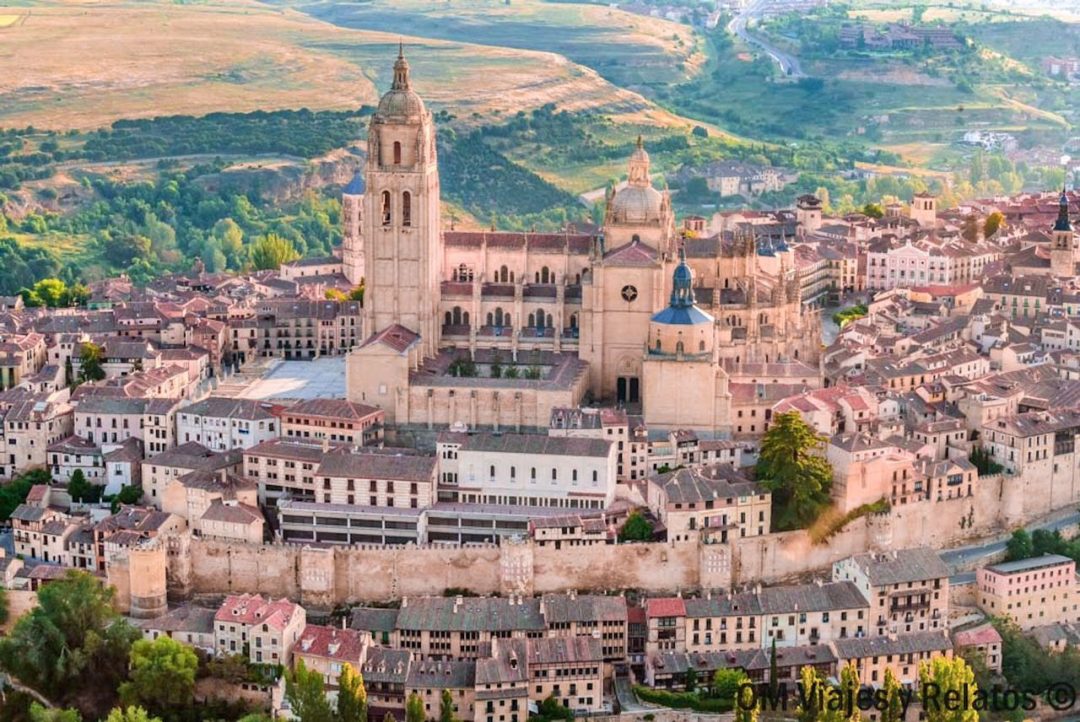 vuelo-en-globo-en-Segovia-Catedral