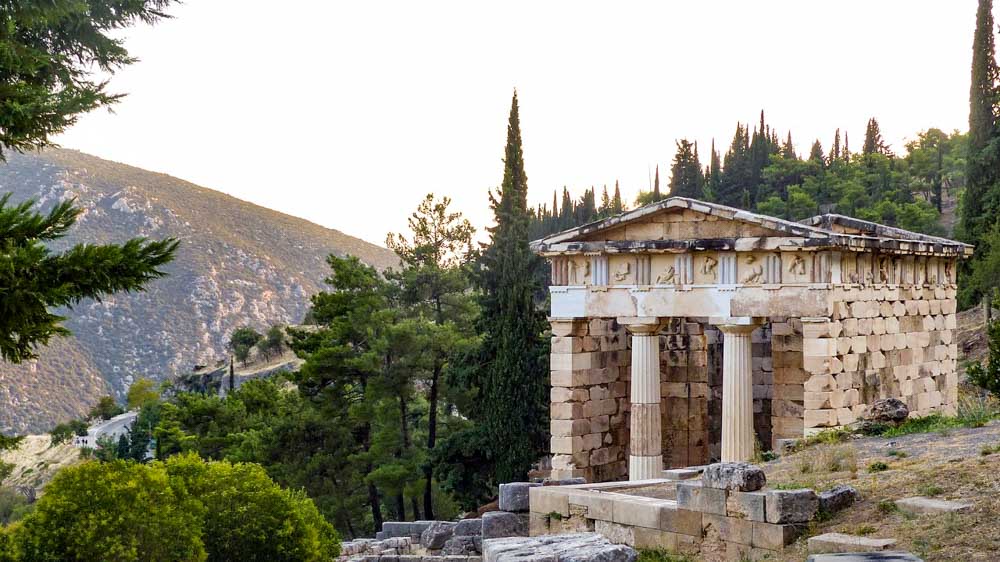 visitar-el-oraculo-y-el-santuario-de-delfos-grecia