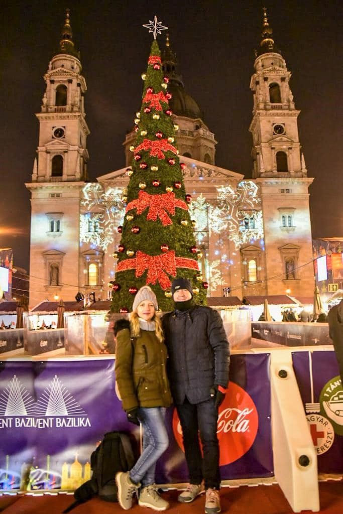 BUDAPEST-EN-NAVIDAD-foto-nuestra-en-el-mercado-navideño-de-la-Basilica-de-Budapest