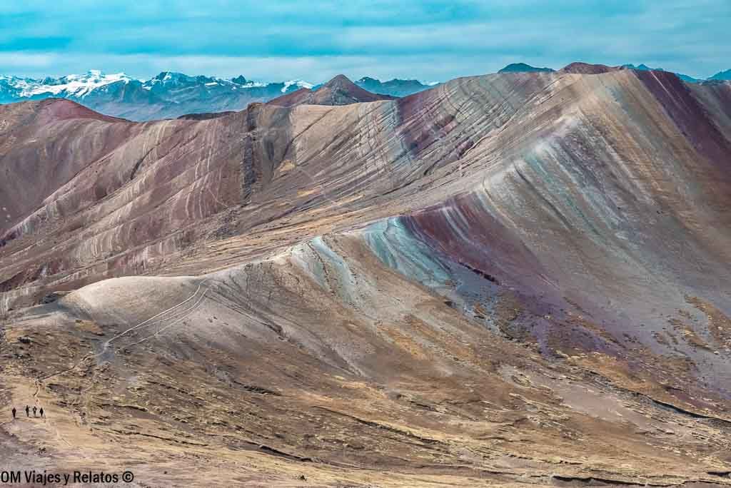 tour-a la-montaña-arcoíris-Perú