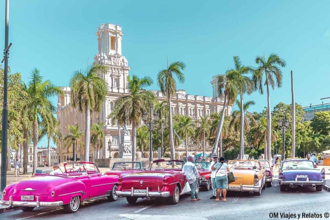 coches-clásicos-en-La-Habana-Cuba-excursión