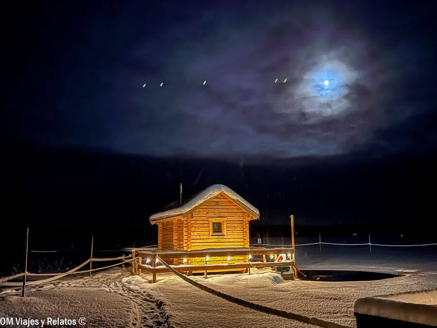 que-hacer-en-Rovaniemi-en-Navidad-sauna-y-baño-lago-helado