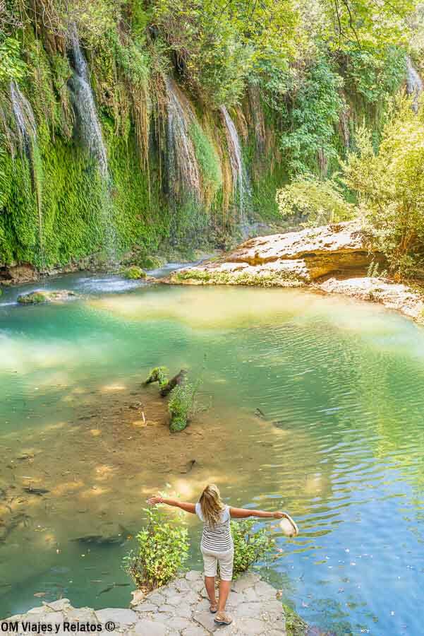 lugares-que-ver-en-Antalya-Turquia-foto-mia-en-las-cascadas-de-Kursunlu